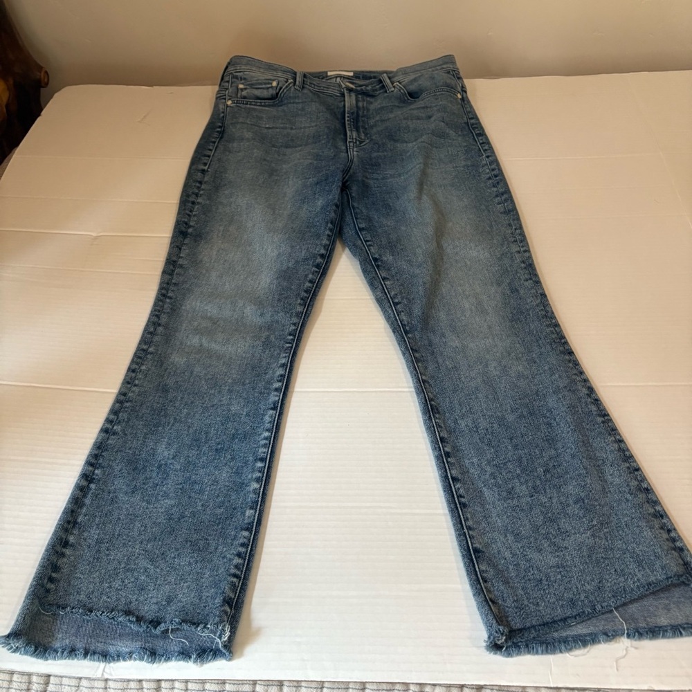 MOTHER The Insider Crop Step Fray Twice Shy Denim Jeans - Picture 4 of 10